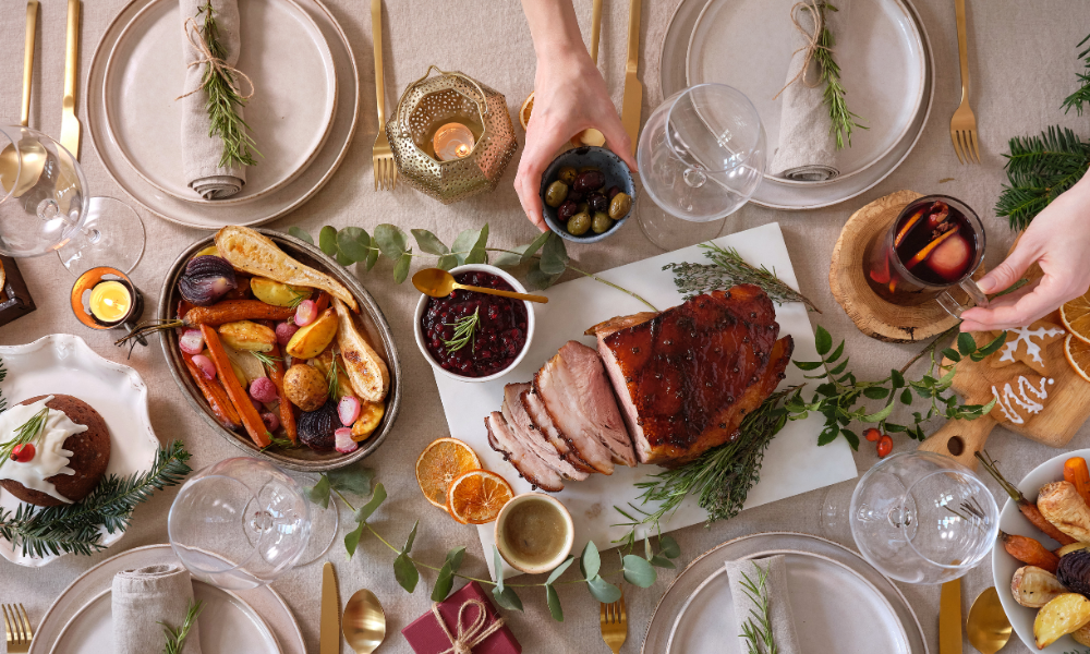 Kersttafel dekken met deze 7 tips