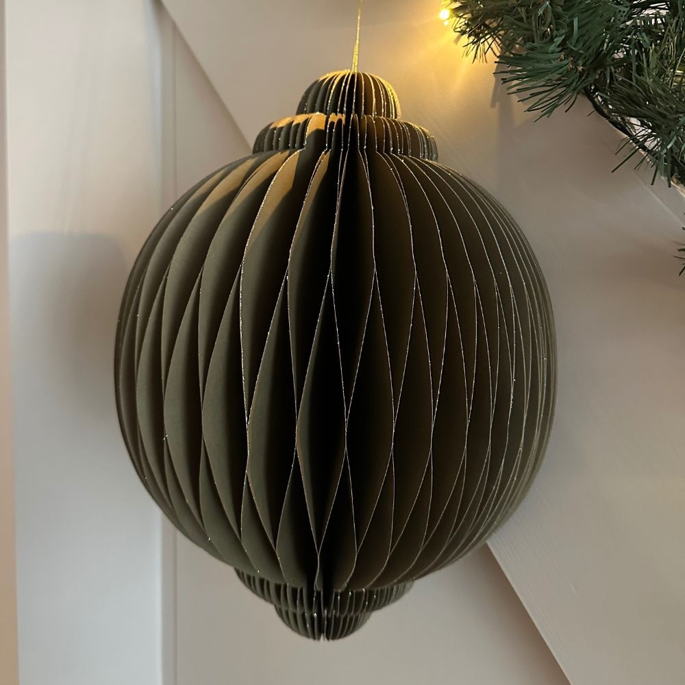 Papieren ornament | ui-vorming | groen | 40cm