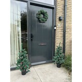 Creston kerstkrans incl. besjes en dennenappels | groen met bevroren details | 45cm