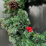 Creston kerstkrans incl. besjes en dennenappels | groen met bevroren details & LED lampjes | 60cm