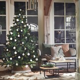 Charlton kunstkerstboom 155xø91cm | groen met 200 LED lampjes