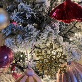 Kersthanger met gouden  hangkwast | 14cm