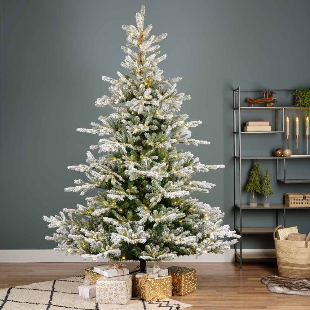 Grandis Fir Snowy kunstkerstboom 240ø162cm | wit/met sneeuw met 700 LED lampjes