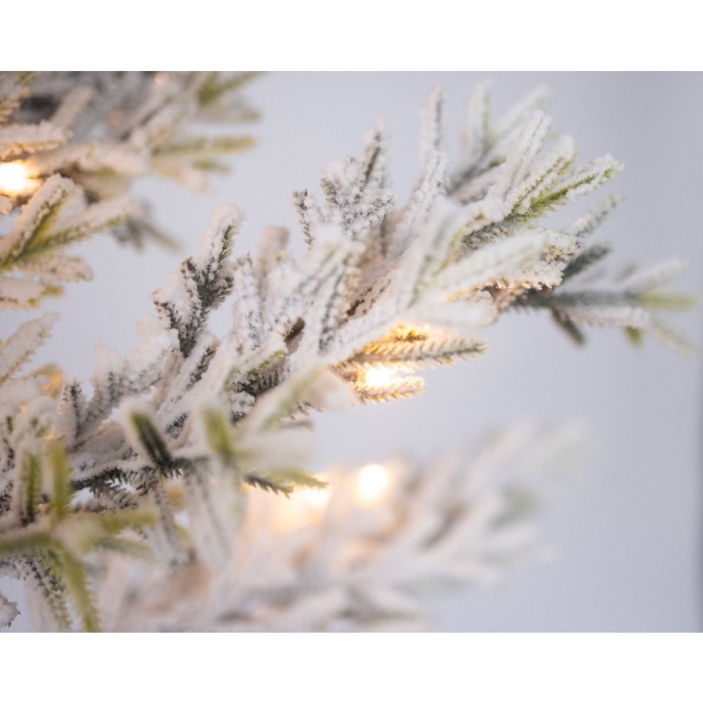 Boom voor buiten met verlichting | kunststof | groen/warm wit met bevroren details | 180cm