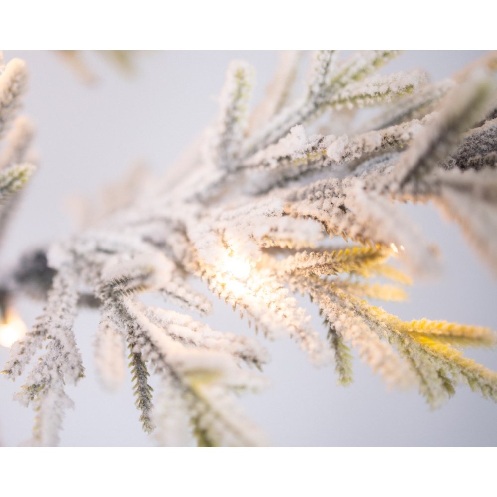 Boom voor buiten met verlichting | kunststof | groen/warm wit met bevroren details | 150cm