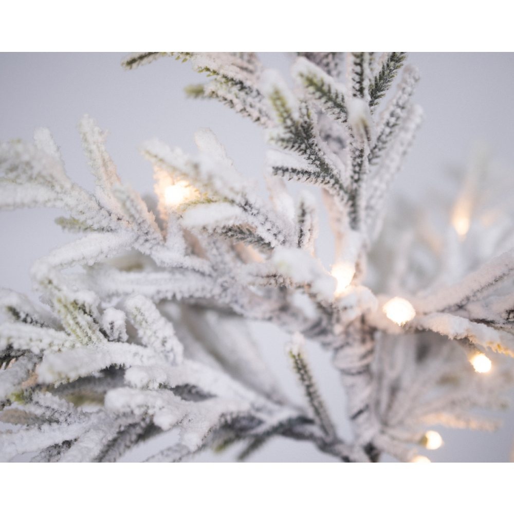 Boom voor buiten met verlichting | kunststof | groen/warm wit met bevroren details | 150cm