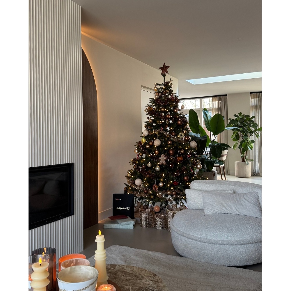 Frasier kunstkerstboom 230xø147cm | groen met 480 LED lampjes