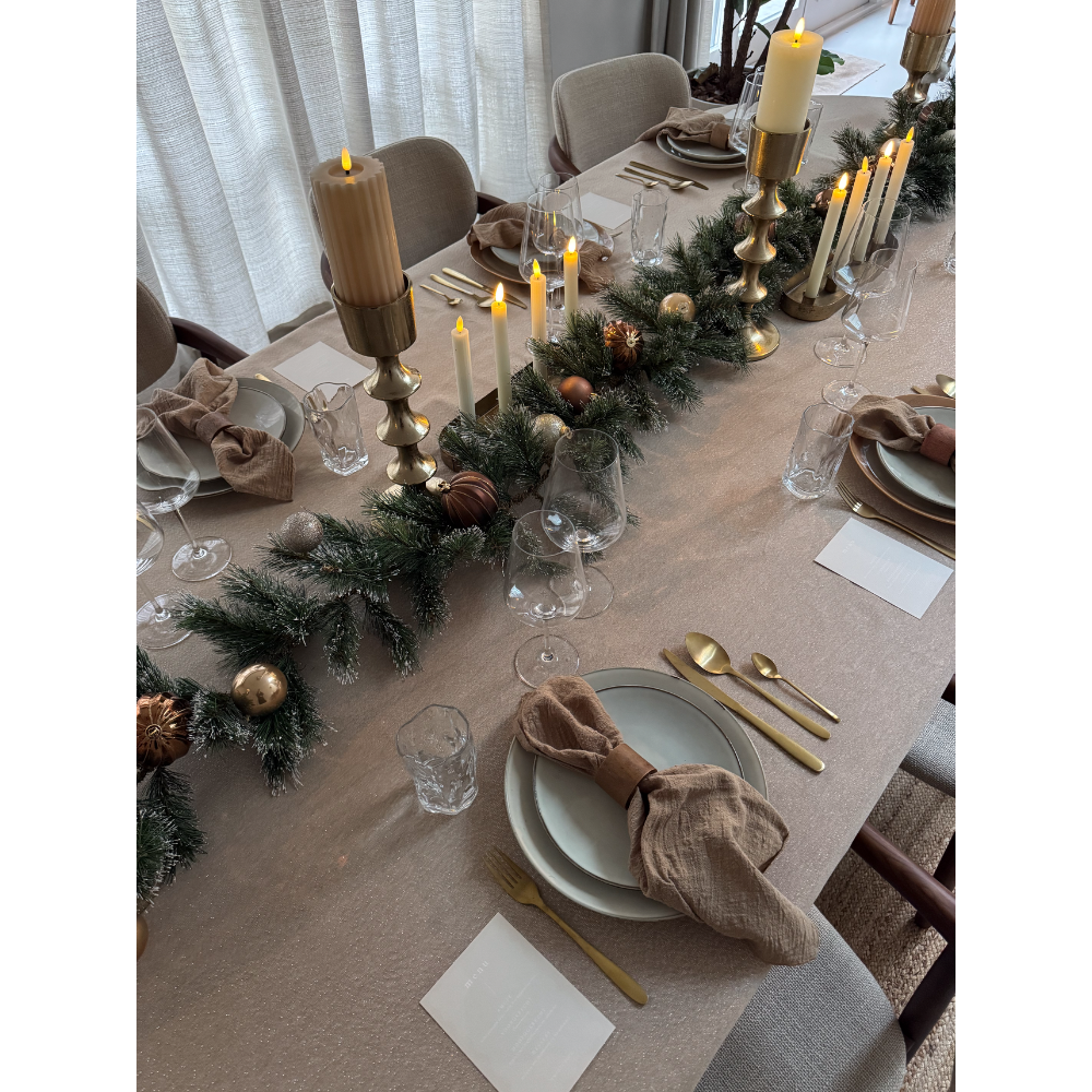 Glendon kerstguirlande | groen met bevroren details | 270cm