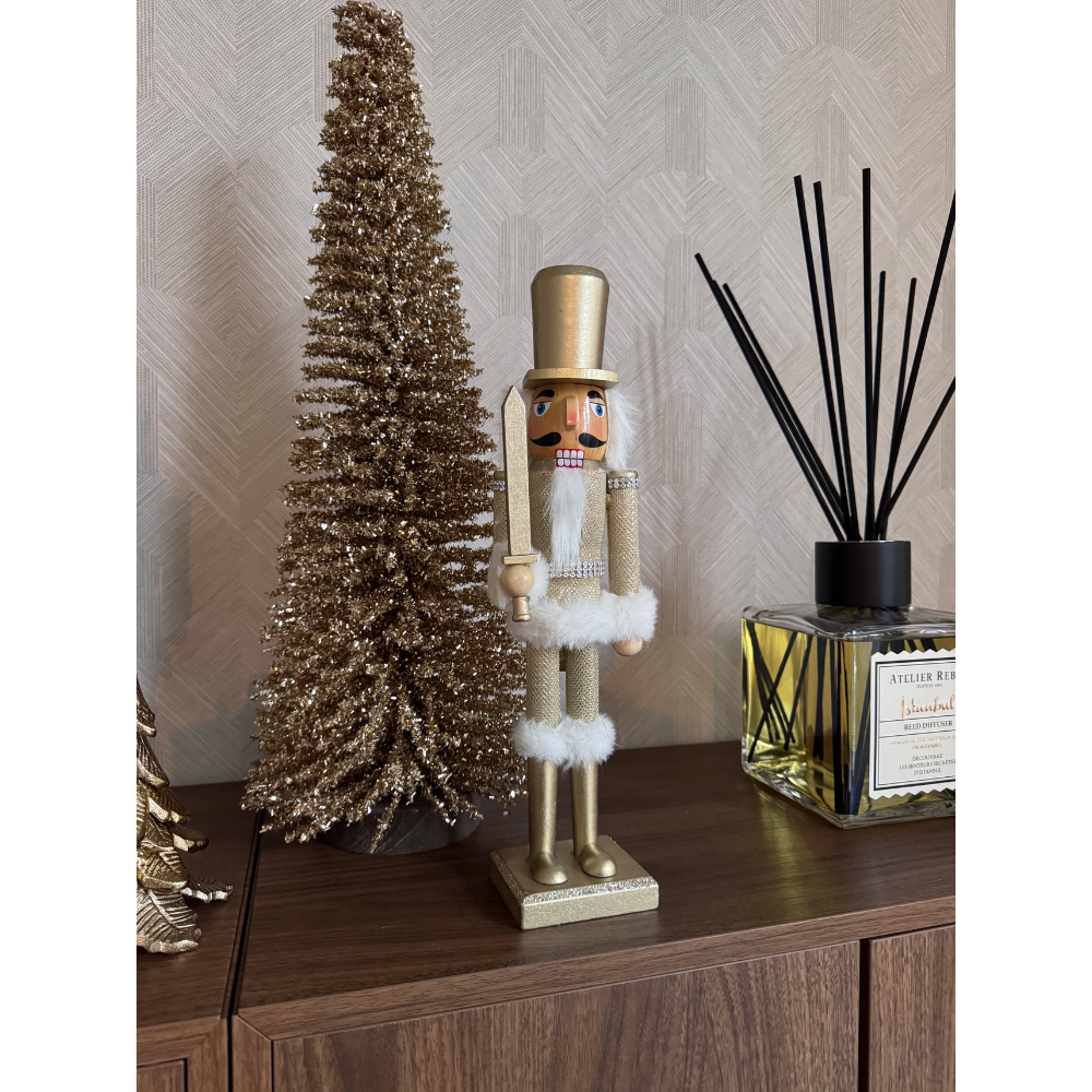 Notenkraker met zwaard | hout | champagne | 38cm