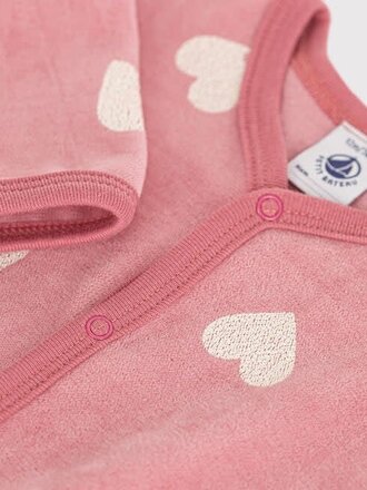 Petit Bateau Kruippakjes roos met grote harten A0AXK