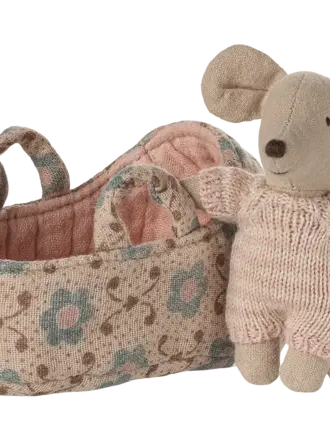 Maileg Baby mouse in carry cot - Rose