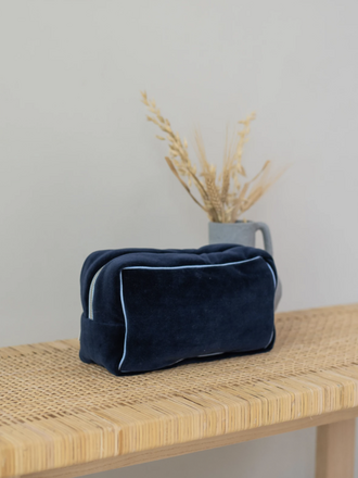 Coco & Pine Coco & Pine / Midnight Express / toilet tas