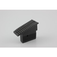 Voet achter Brenta R9005 zwart