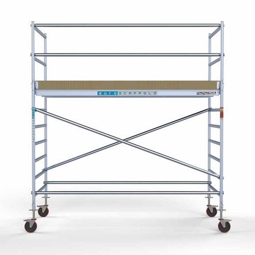 Andamio móvil básico de 135 x 305 x 4,2 m de altura de trabajo con plataforma ligera Euroscaffold Andamio móvil básico de 135 x 305 x 4,2 m de altura de trabajo con plataforma ligera