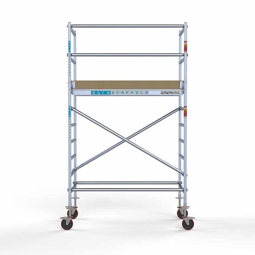 Andamio móvil básico de 90 x 190 x 4,2 m de altura de trabajo con plataforma ligera Euroscaffold Andamio móvil básico de 90 x 190 x 4,2 m de altura de trabajo con plataforma ligera