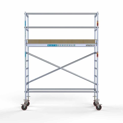 Andamio móvil básico de 75 x 250 x 4,2 m de altura de trabajo con plataforma ligera Euroscaffold Andamio móvil básico de 75 x 250 x 4,2 m de altura de trabajo con plataforma ligera