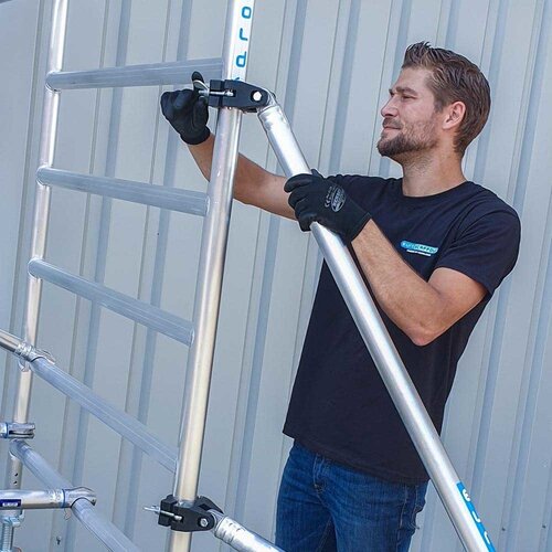 Andamio móvil básico con barandillas vario 90x190x6,2m de altura de trabajo Euroscaffold Andamio móvil básico con barandillas vario 90x190x6,2m de altura de trabajo