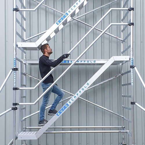 Torre de escalera 135 x 250 x 4,2 m de altura de trabajo Euroscaffold Torre de escalera 135 x 250 x 4,2 m de altura de trabajo
