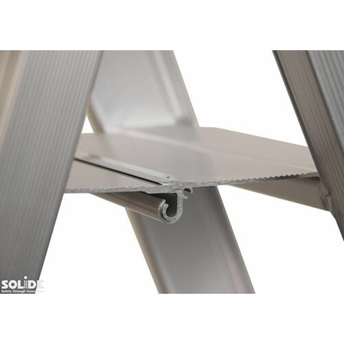 Escalera de pecho 8 peldaños (altura de trabajo máx. 4 m) Sólido Escalera de pecho 8 peldaños (altura de trabajo máx. 4 m)