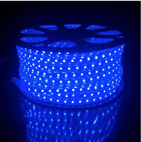 LED RGB lichtslang plat - 25 meter - Bediening optioneel - werkt direct op 230V LED RGB lichtslang plat - 25 meter - Bediening optioneel - werkt direct op 230V