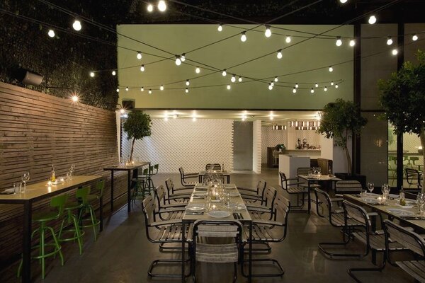 Prikkabel lichtslinger 10m - 10x E27 fittingen - LED lampen optioneel Prikkabel lichtslinger 10m - 10x E27 fittingen - LED lampen optioneel