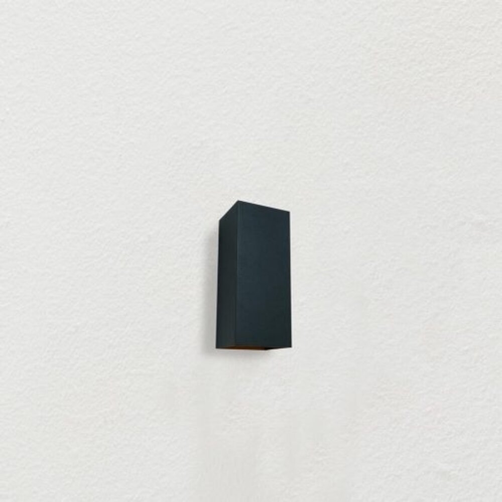 LCB LED Europe LED Wandlamp XL - IP20 - 240MM - Up and Down - Zwart | 100MM hoog - 2x GU10 fitting - 230v LCB LED Europe LED Wandlamp XL - IP20 - 240MM - Up and Down - Zwart | 100MM hoog - 2x GU10 fitting - 230v