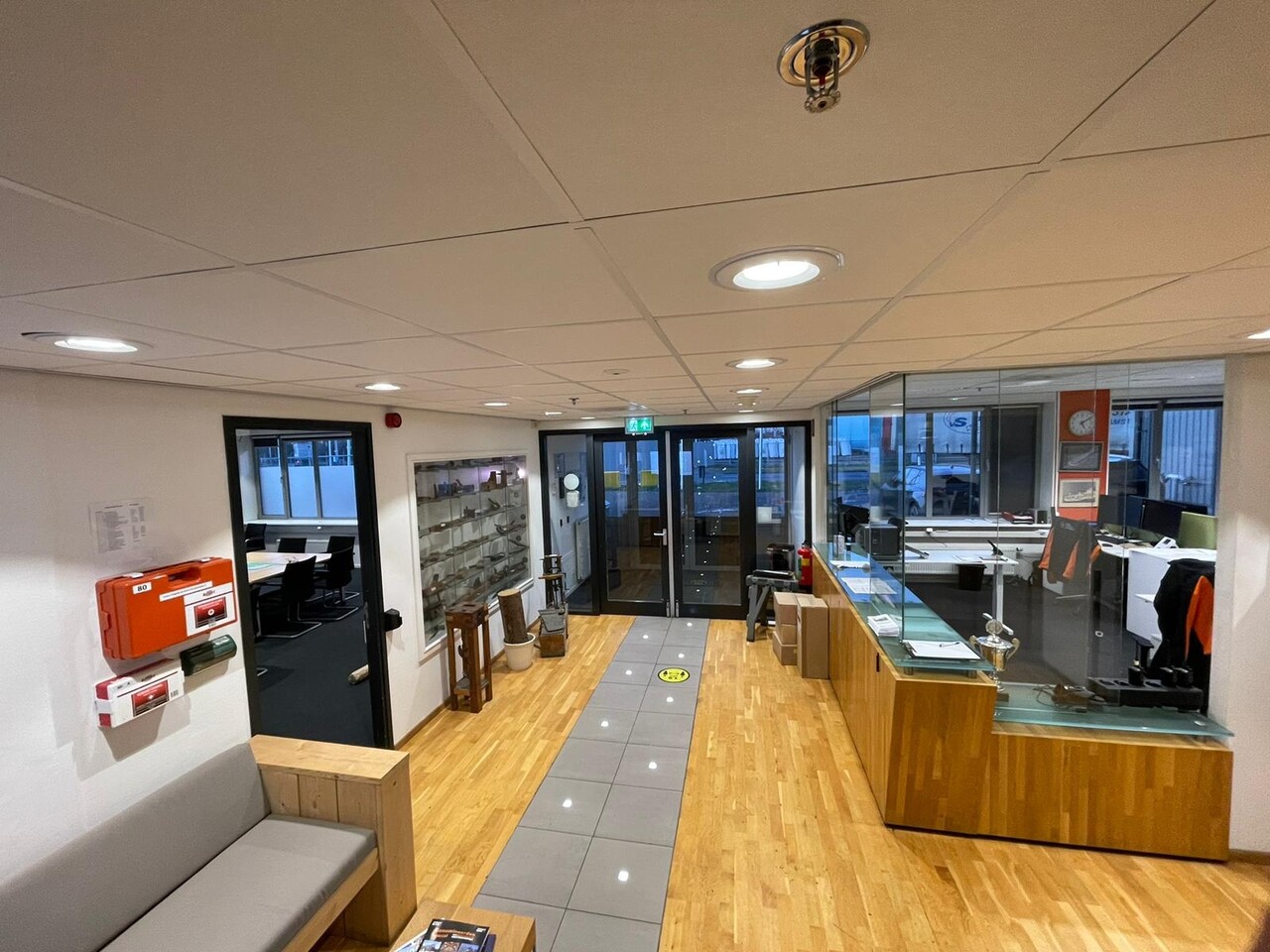 Macbright Noodverlichting LED Downlight IP54 - Pluto 238MM - Wit - 15.6 2000Lm - 4000K 840 Koel Wit | Zaagmaat 165MM | Wieland GST18i4 | 3H accu pack Macbright Noodverlichting LED Downlight IP54 - Pluto 238MM - Wit - 15.6 2000Lm - 4000K 840 Koel Wit | Zaagmaat 165MM | Wieland GST18i4 | 3H accu pack