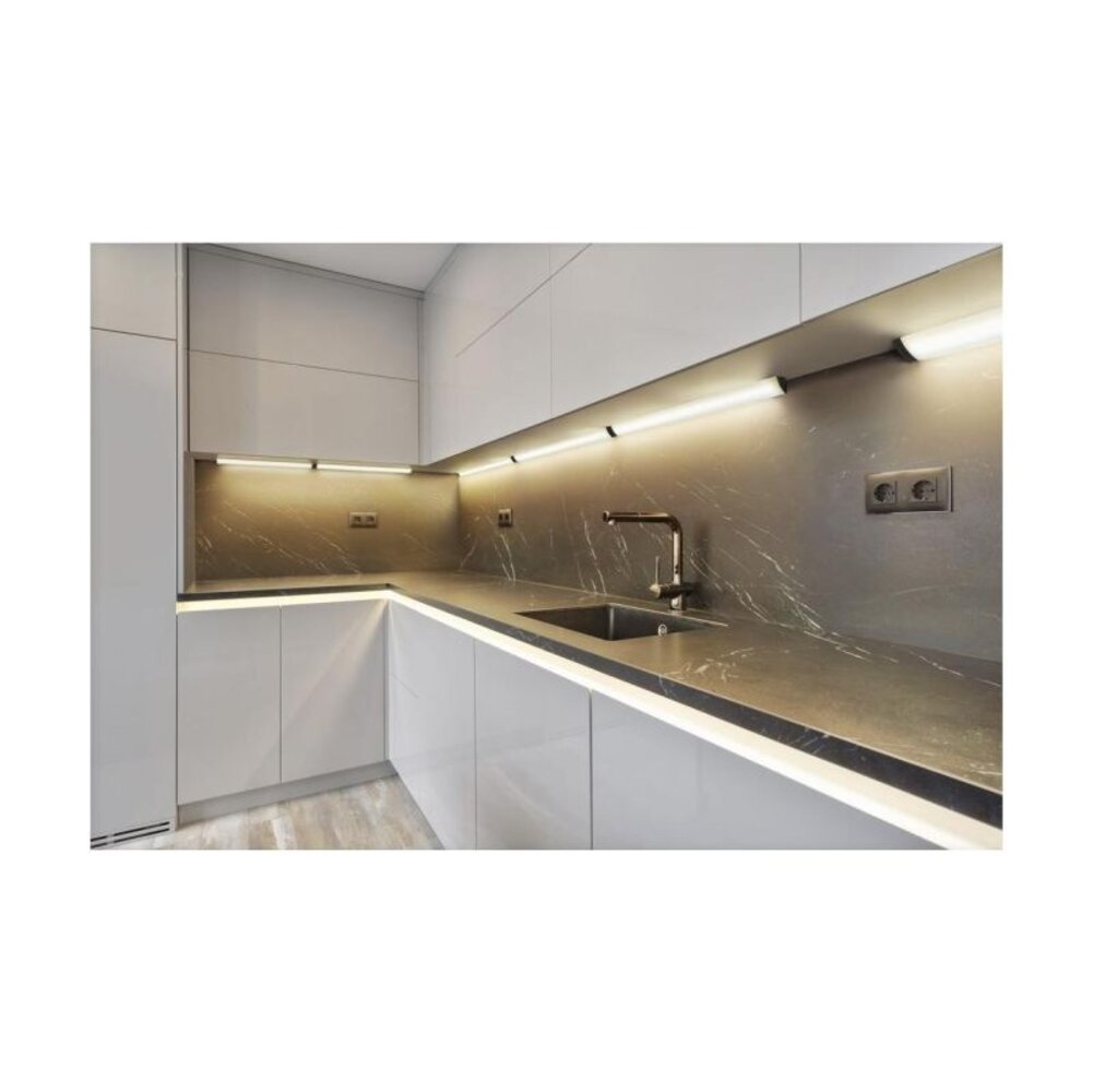 Ledvance LED Montagebalk - Linear Angle - Zwart 7.5W 480Lm - 830-840 CCT Multi Lumen Switch | 55cm - PIR Bewegingssensor  - Incl. Afstandsbediening