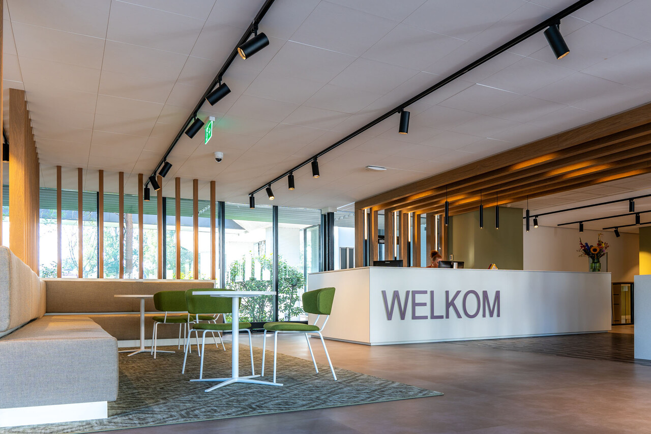 LCB LED Europe  LED 3-Fase Railspot Dimbaar - Zwart - 10W - 30W 950Lm - 2850Lm - CCT 927-930-940 Multi Lumen Switch | Triac Dimbaar - 5 Jaar garantie