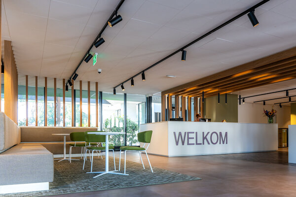 LCB LED Europe  LED 3-Fase Railspot Dimbaar - Zwart - 10W - 30W 950Lm - 2850Lm - CCT 927-930-940 Multi Lumen Switch | Triac Dimbaar - 5 Jaar garantie