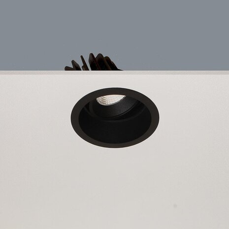 LCB LED Europe LED Inbouwspot IP44 - RIBS 83mm - Zwart - 10W 1100lm - 2700K 827 Warm Wit LCB LED Europe LED Inbouwspot IP44 - RIBS 83mm - Zwart - 10W 1100lm - 2700K 827 Warm Wit