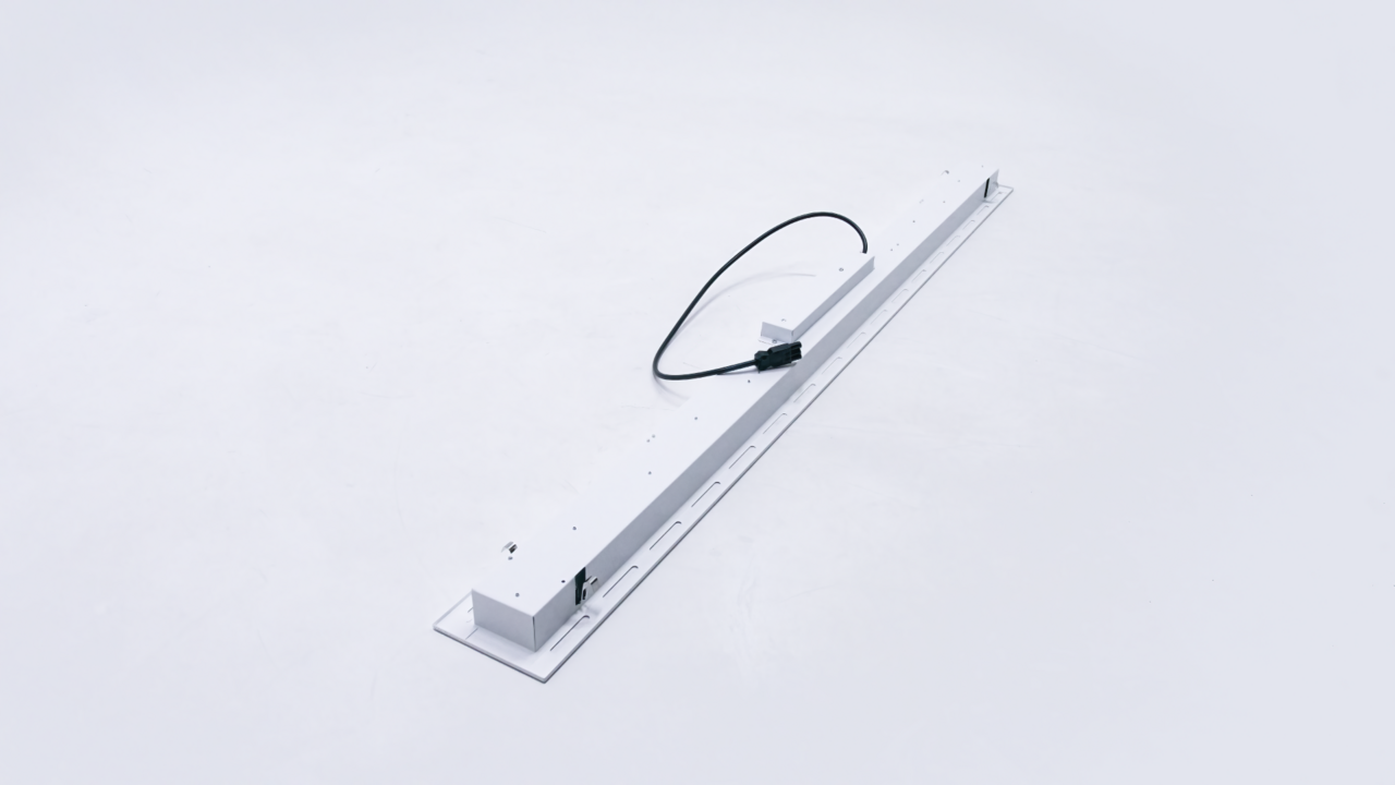 LCB LED LED Bandraster Armatuur UGR19 - Plenum - 1720x145mm - 30W 3600lm - 4000K 840 Koel Wit | Matt Alu Reflector | 2 meter - Wieland GST18i3