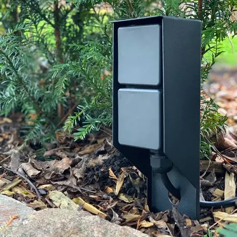 KS VERLICHTING Buitenstopcontact Dubbel 2x230V – Waterdicht IP44 – Tuin Stekkerdoos met Grondpin – 38cm  | Geschikt voor Buitengebruik - 38cm Hoog KS VERLICHTING Buitenstopcontact Dubbel 2x230V – Waterdicht IP44 – Tuin Stekkerdoos met Grondpin – 38cm  | Geschikt voor Buitengebruik - 38cm Hoog