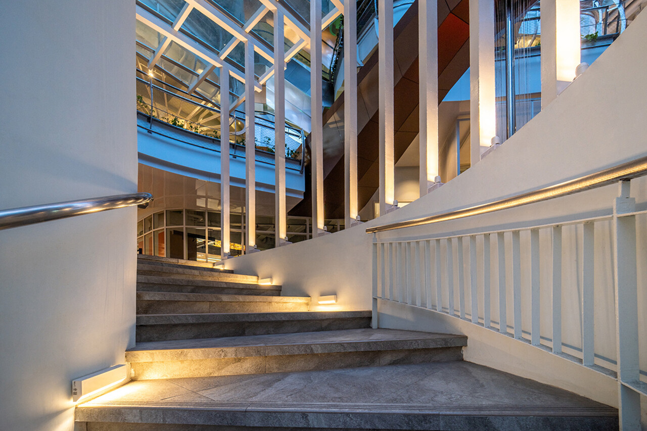 LED Wandlamp DownLight IP65 - Zouk1 Antraciet Grijs – 11W 1380Lm – 3000K Warm Wit | IK08