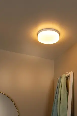 Lucide LED Plafond Wandlamp IP44 - BISKIT Wit 280MM - 18W 1150Lm - 2700K 827 Warm Wit | Schemer & bewegingsensor Lucide LED Plafond Wandlamp IP44 - BISKIT Wit 280MM - 18W 1150Lm - 2700K 827 Warm Wit | Schemer & bewegingsensor