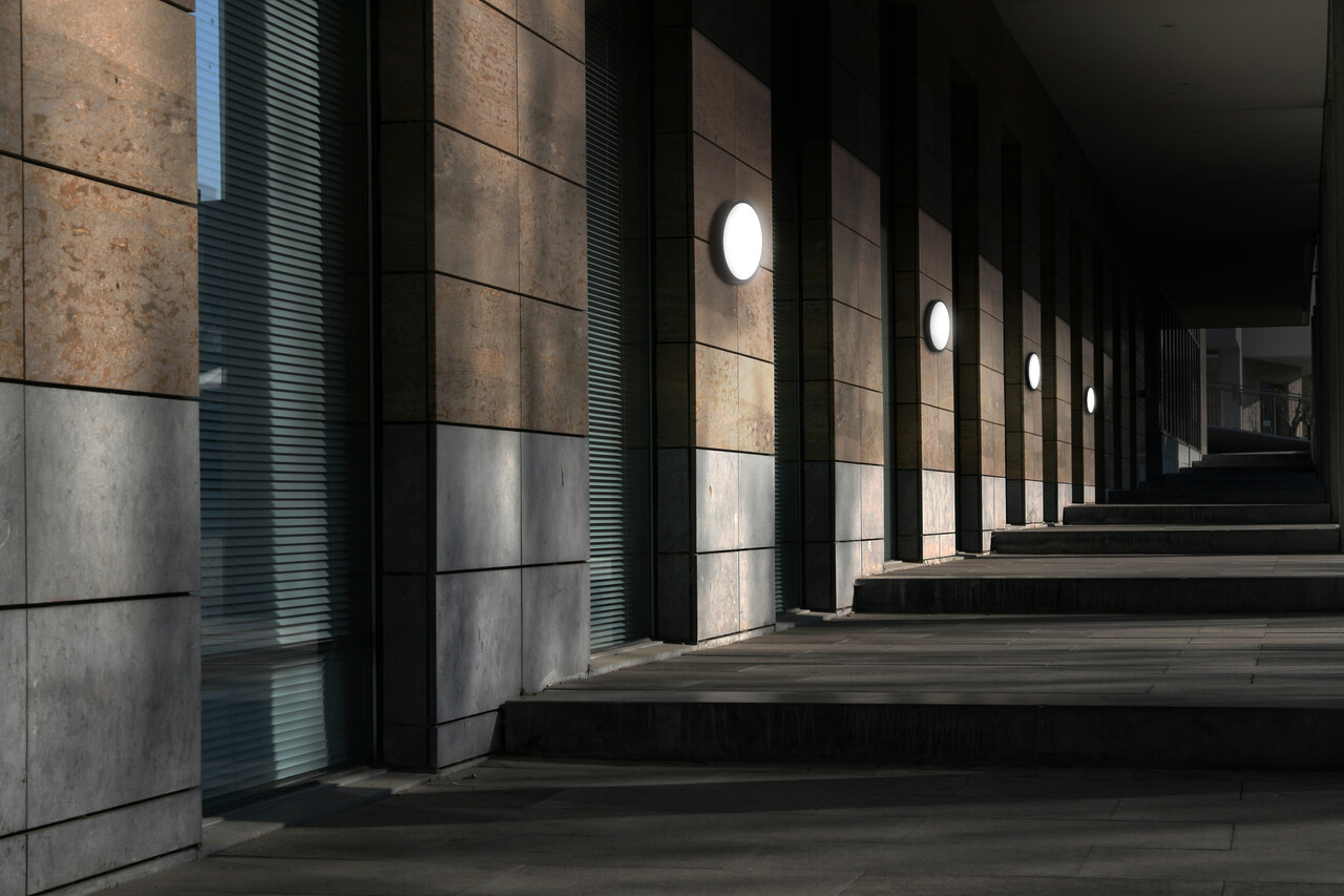 Ledvance LED Bulkhead Surface 300 Zwart - Multilumen 17W-10W | 2270lm-1400lm | 3000K-4000K | IK10 | IP65