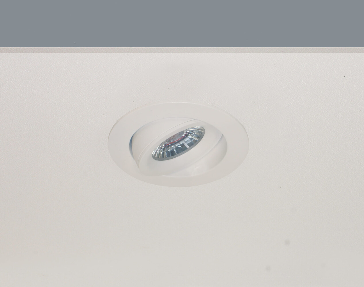 LCB LED LED Inbouwspot 94mm - IP54  - 9W 680Lm - DTW  1800-3000K Dim To warm  |  Zaagmaat Ø83mm - Dimtone Dimbaar 230v LCB LED LED Inbouwspot 94mm - IP54  - 9W 680Lm - DTW  1800-3000K Dim To warm  |  Zaagmaat Ø83mm - Dimtone Dimbaar 230v