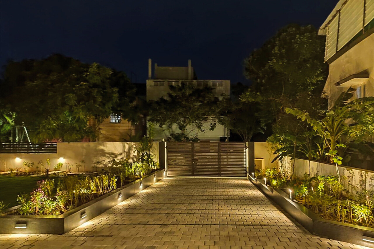 LED Wandlamp DownLight IP65 - Zouk1 Antraciet Grijs – 11W 380Lm – 3000K Warm Wit | IK08 -  incl. afstandhouder