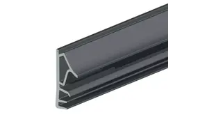 Kaderprofiel 1501 SCF – Aluminium – Sponninghoogte 12 mm – Groef 3,5×7 mm – Max. kierafdichting 3 mm – 150 m haspel – Zwart met beschermfolie – Tochtwering voor raam/deur Kaderprofiel 1501 SCF – Aluminium – Sponninghoogte 12 mm – Groef 3,5×7 mm – Max. kierafdichting 3 mm – 150 m haspel – Zwart met beschermfolie – Tochtwering voor raam/deur
