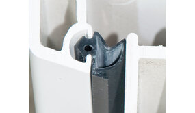 Renovatieprofiel 4189 – Siliconen – Compatibel met Gealan, KBE, Roplasto, Thermoplast & Veka – 25 m rol – Tochtwering raam/deur – Zacht profiel voor naadafdichting – Zwart Renovatieprofiel 4189 – Siliconen – Compatibel met Gealan, KBE, Roplasto, Thermoplast & Veka – 25 m rol – Tochtwering raam/deur – Zacht profiel voor naadafdichting – Zwart