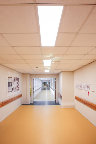 Ledvance Zakelijk: Professionele LED Verlichting & Armaturen | voor de installateur LED Paneel Compact Aluminium Wit 33W 3630lm - 840 Koel Wit | 120x30cm Ledvance Zakelijk: Professionele LED Verlichting & Armaturen | voor de installateur LED Paneel Compact Aluminium Wit 33W 3630lm - 840 Koel Wit | 120x30cm