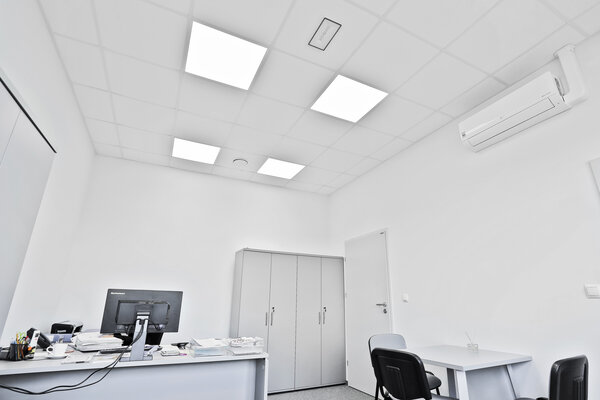 Ledvance Zakelijk: Professionele LED Verlichting & Armaturen | voor de installateur LED Paneel - Compact - Aluminium Wit - 35W 3300lm/3850lm - 3000K/4000K | 60x60cm - UGR <19