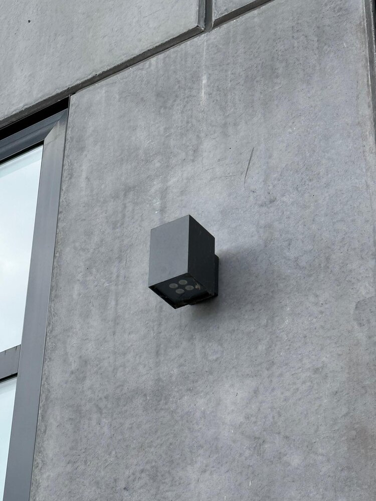 Leds-C4 LED Wandlamp Dubbel IP55 -  Zwart Cube Afrodita Power 150MM - Up and Down - 2-Lichts - 21.6W 3000K 830 Warm Wit  |  150x100x100MM