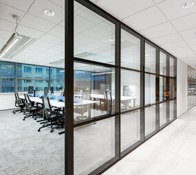 Ledvance Zakelijk: Professionele LED Verlichting & Armaturen Dimbare LED Downlight IP54 - 220MM - 21W 2520Lm  | UGR19 Zaagmaat 195MM DALI-2 - selecteer licht kleur