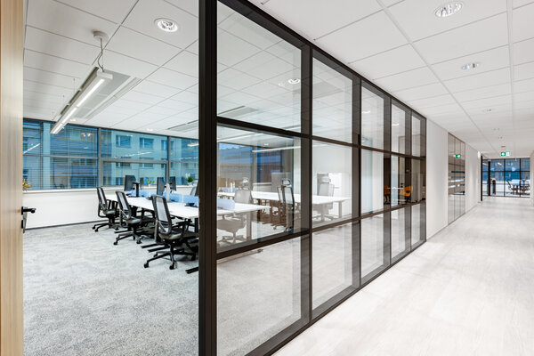 Ledvance Zakelijk: Professionele LED Verlichting & Armaturen Dimbare LED Downlight IP54 - 220MM - 21W 2520Lm  | UGR19 Zaagmaat 195MM DALI-2 - selecteer licht kleur