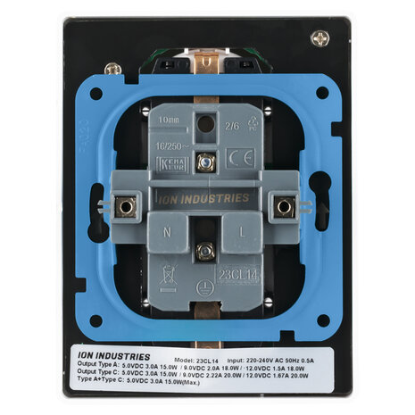 ION INDUSTRIES ION Industries V1/J1 Contactdoos 2-voudig Randaarde + USB A/C Alpin Wit ION INDUSTRIES ION Industries V1/J1 Contactdoos 2-voudig Randaarde + USB A/C Alpin Wit