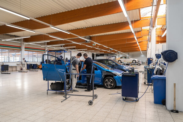 Ledvance Zakelijk: Professionele LED Verlichting & Armaturen LED Montagebalk 120CM - IP65 Dampproof - 32W 4400Lm - 4000K 840 Koel Wit | IK08 - 5x2.5mm2 Ledvance Zakelijk: Professionele LED Verlichting & Armaturen LED Montagebalk 120CM - IP65 Dampproof - 32W 4400Lm - 4000K 840 Koel Wit | IK08 - 5x2.5mm2