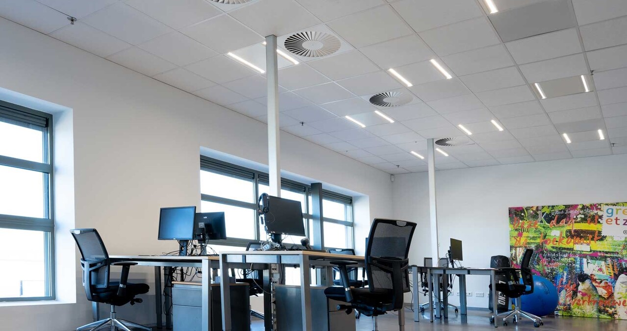 Spectrum voor de installateur DALI LED Paneel - Louvre Zwart - 40W 4630Lm - Tunable White TW 3000-6000K | 60x60cm - UGR16 Verzonken - DALI-2 DT8 Driver - 5 jaar garantie Spectrum voor de installateur DALI LED Paneel - Louvre Zwart - 40W 4630Lm - Tunable White TW 3000-6000K | 60x60cm - UGR16 Verzonken - DALI-2 DT8 Driver - 5 jaar garantie