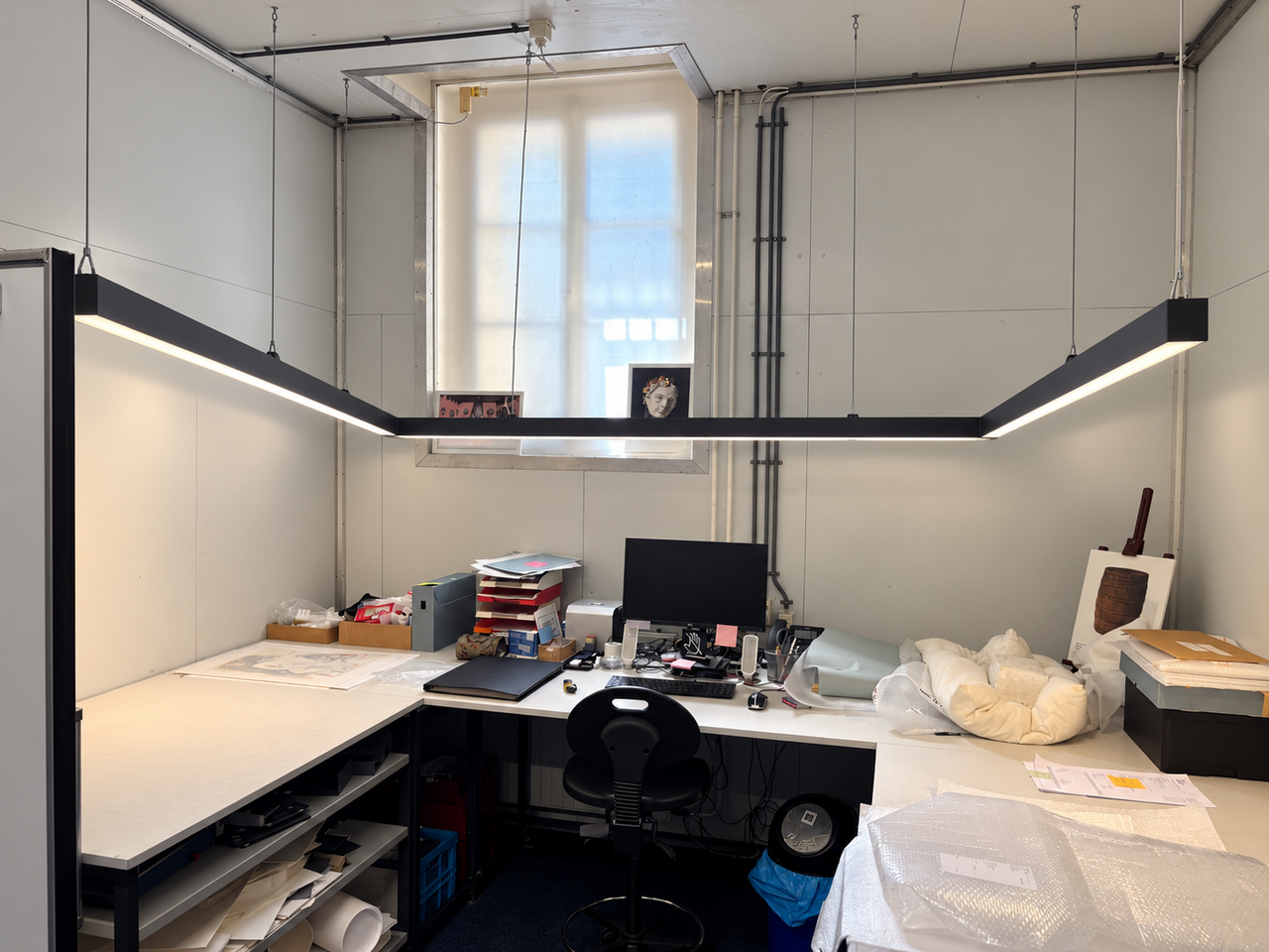 Spectrum voor de installateur LED Pendelarmatuur Hoekstuk L- Connector - Zwart Allday - 8W 1160Lm - 4000K 840 Koel Wit | UGR19 Prisma - 202X202X74 MM Spectrum voor de installateur LED Pendelarmatuur Hoekstuk L- Connector - Zwart Allday - 8W 1160Lm - 4000K 840 Koel Wit | UGR19 Prisma - 202X202X74 MM