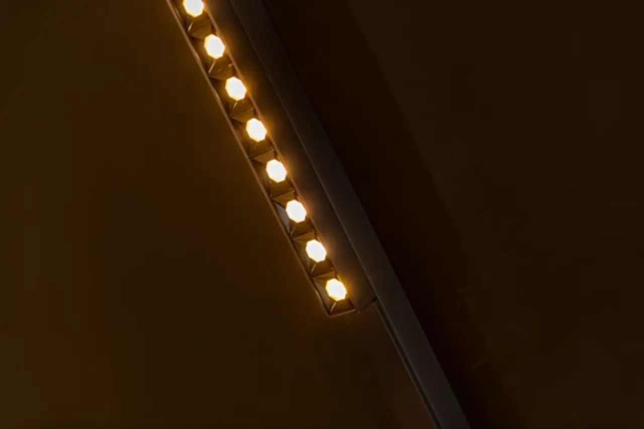 Lucide LED 48V LINIAL XENIA Dott Railarmatuur 23CM - Geborsteld Gun Metal - 10W 1000Lm | 2700-4000K TW - Magnetisch Lucide LED 48V LINIAL XENIA Dott Railarmatuur 23CM - Geborsteld Gun Metal - 10W 1000Lm | 2700-4000K TW - Magnetisch